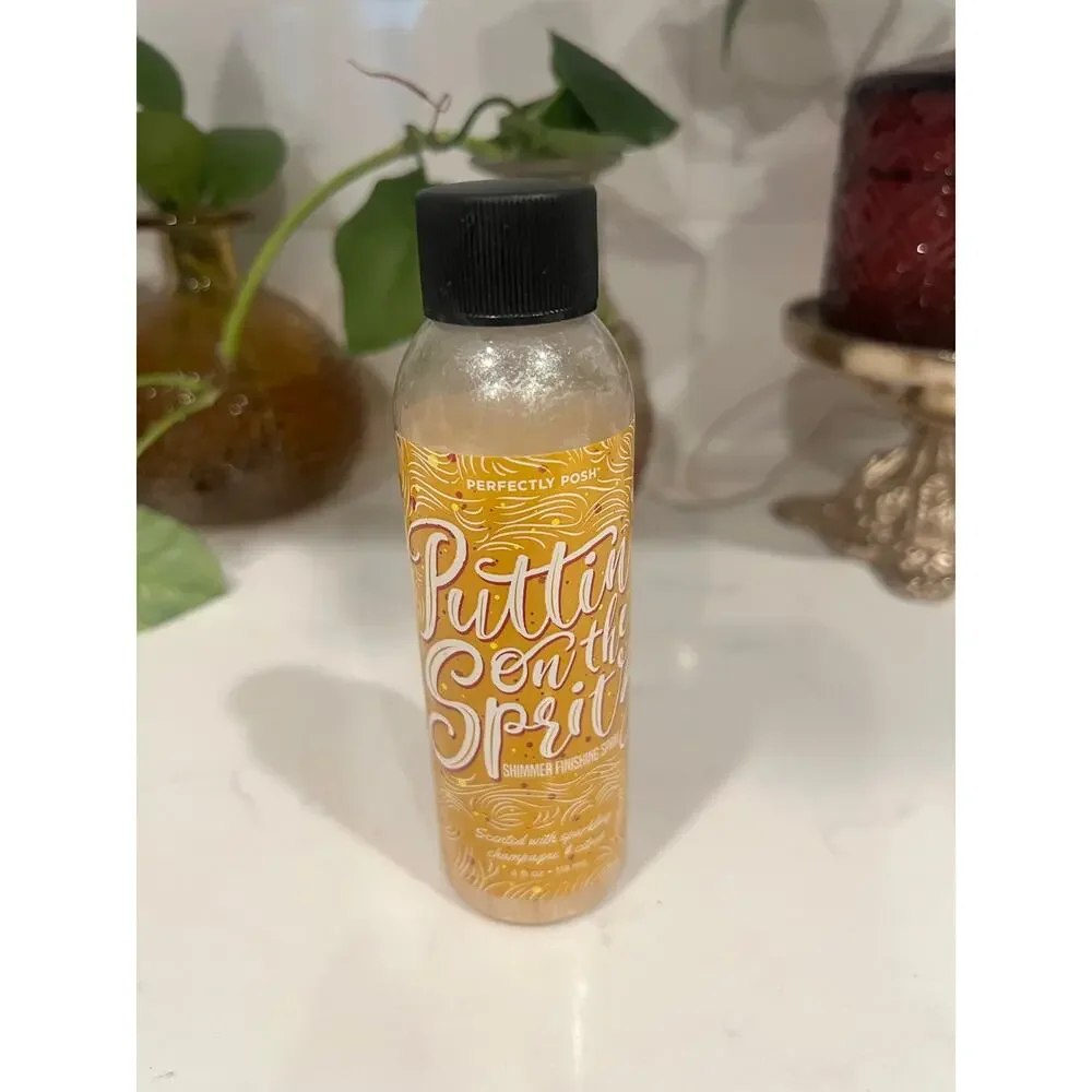 Perfectly Posh Puttin’ On the Spritz Shimmer Finishing Spray 4 oz Retired